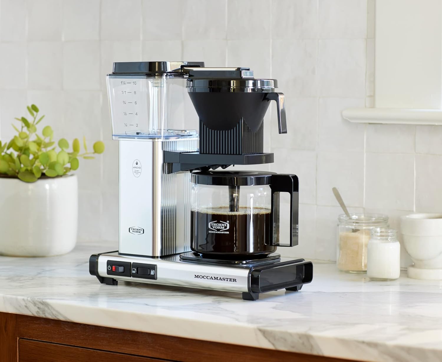 Technivorm Moccamaster KBGV Select control panel and water reservoir