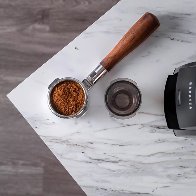 Baratza Encore ESP Review: Budget Espresso Pick? 4 Baratza Encore ESP coffee grounds scoop